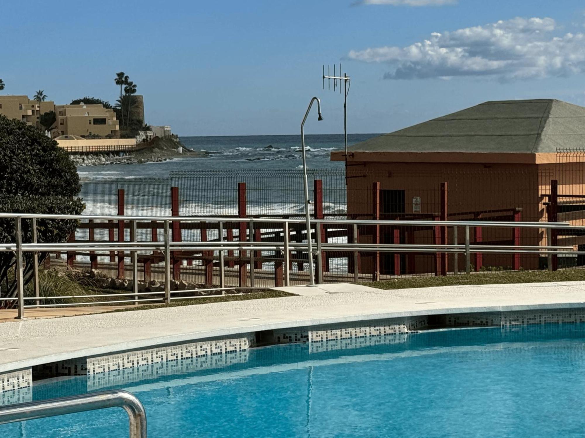 Beachfront Studio ,The View Calahonda, Panoramic Sea Views Sitio de Calahonda Exterior photo