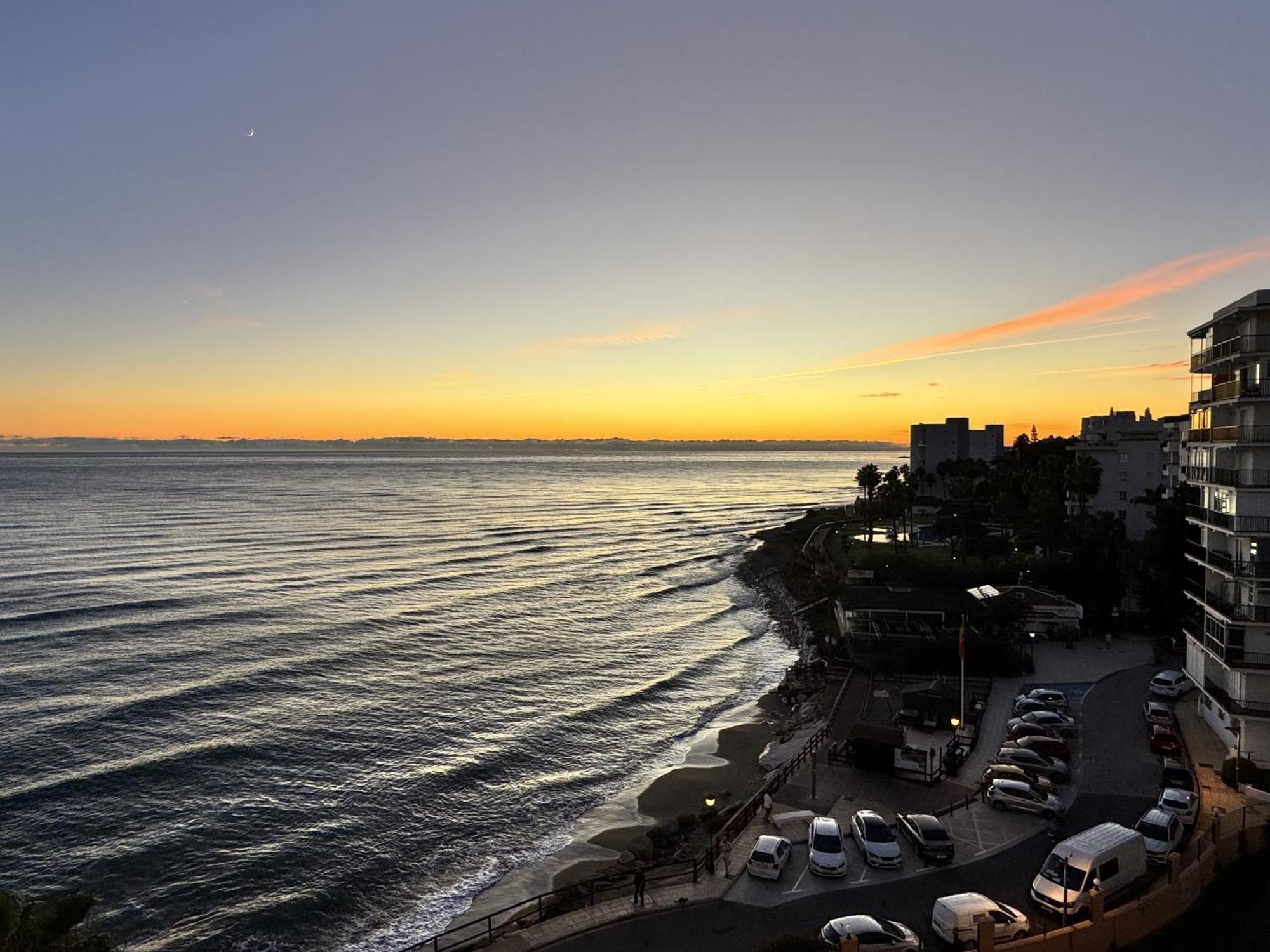 Beachfront Studio ,The View Calahonda, Panoramic Sea Views Sitio de Calahonda Exterior photo