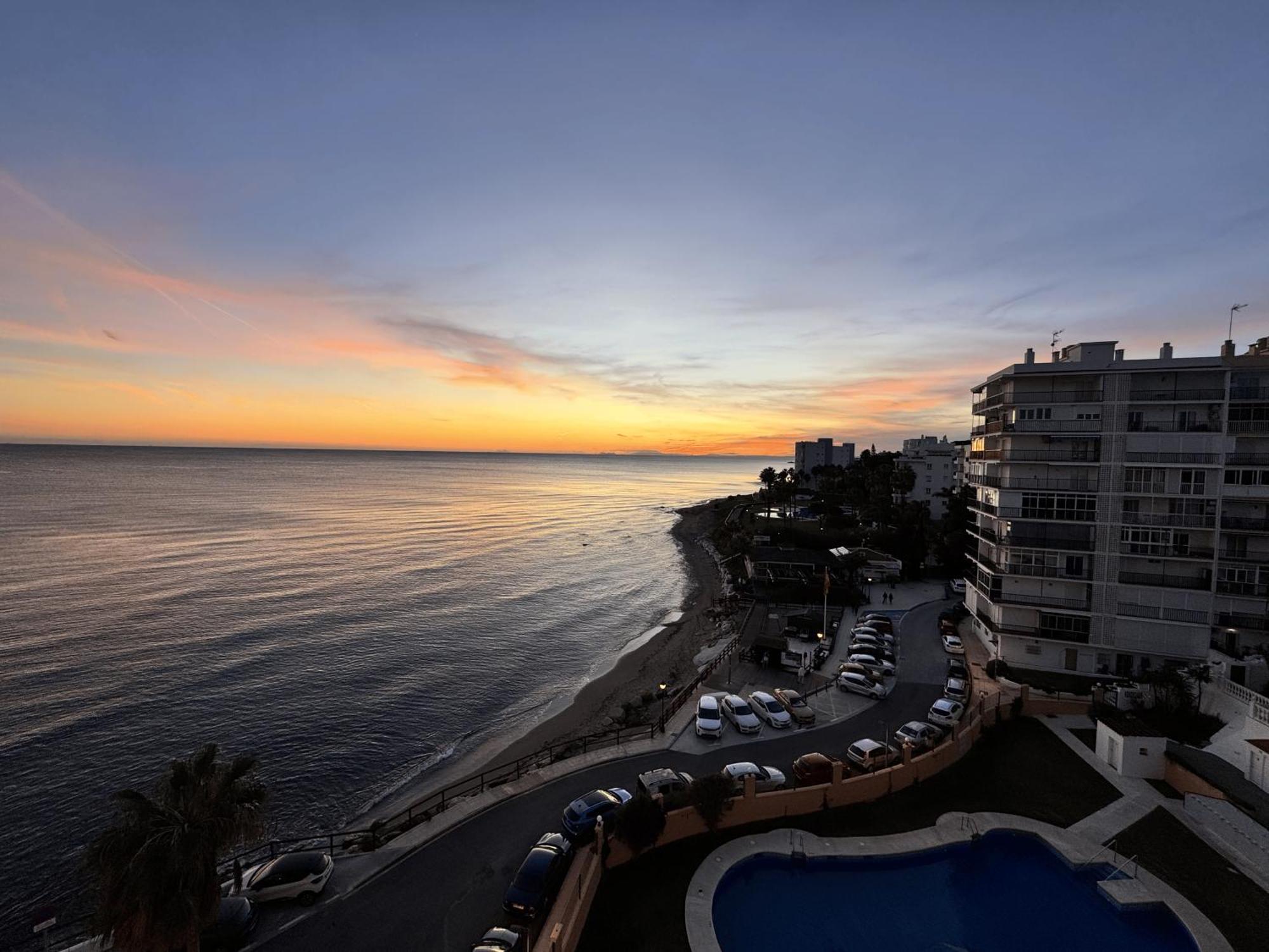 Beachfront Studio ,The View Calahonda, Panoramic Sea Views Sitio de Calahonda Exterior photo